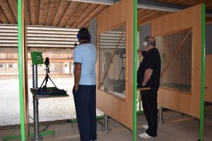 Los tiradores en plena competición.