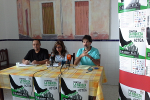 Juan Miralles, de Almería Acoge,María del Mar Ruiz, de Codenaf, y Luis Antonio Rodríguez, de Cáritas.