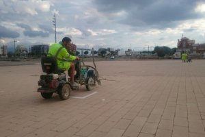 Labores de pintado de las parcelas.