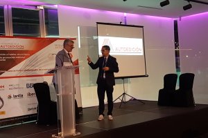 Alberto Cerezuela, junto a Agustín Bravo durante su conferencia en Sevilla.