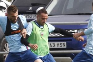 Muñiz se queda sin delanteros para el Almería.