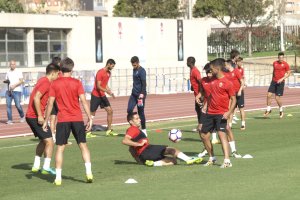 Trujillo se tira con todo en el entrenamiento.