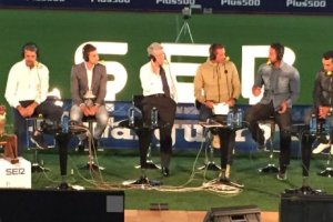 Equipo de gala en El Larguero.