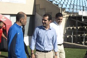 Aquí ya solo falta la visita guiada del alcalde al vestuario.