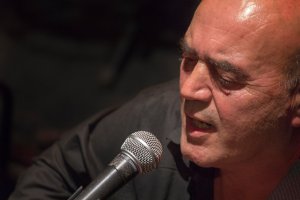 Indalecio López Gázquez, durante una actuación de Los Salteños. (Foto: Facebook Salteños)