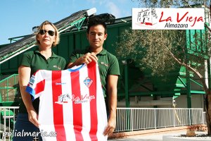 La nueva camiseta del Poli Almería.