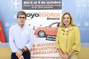 Juan Felipe Navarro, de Imagine, y la concejal Lola de Haro en la presentación.