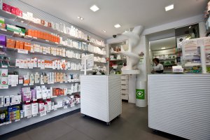 Las farmacias tendrán que habilitar un espacio para atender las consultas.