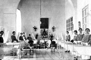 Imágenes que recuerdan la historia del Hospital Provincial.
