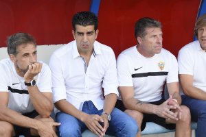 Juanito tomó las riendas del banquillo.