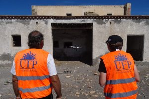 Dos agentes participan en las prácticas del curso organizado por EISO y la UFP.