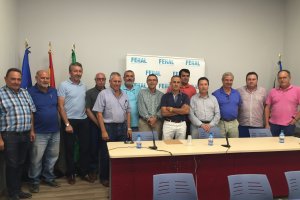 Comuneros, representantes de organizaciones agrarias y de las comercializadoras se reunieron ayer en Cuatro Vegas para poner las bases de la Mesa por