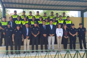 Nueva promoción de Policía Local junto a autoridades
