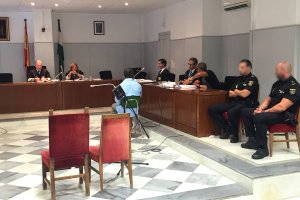 Panorámica de la sala de vistas, con el acusado Alain N. B. en el centro