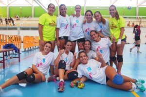 Las chicas del Almería Sostenible posan tras la victoria.