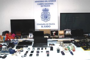 En la imagen, parte del botín aprehendido por la Policía Nacional de El Ejido.