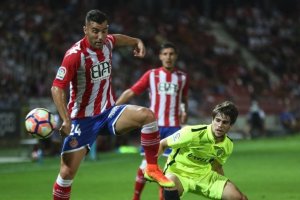 Una jugada del Girona-Almería.