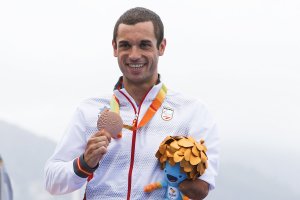 Jairo Ruiz con la medalla de bronce.