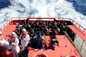 Rescate de una patera en Alborán la tarde del viernes