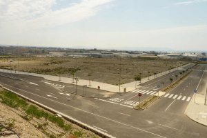 Vista  de la zona urbanizada donde se levantará el futuro centro comercial.