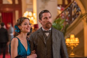 Imagen de ‘The Promise’ con Charlotte Le Bon y Christian Bale. (Foto: Cortesía del TIFF)