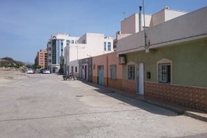 Imagen de la calle Nísperos en el barrio de El Eucalipto.