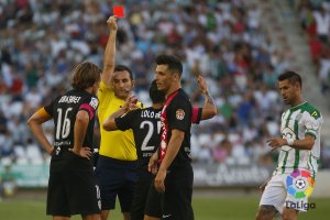 Arcediano expulsó al filo del descanso a Lolo Reyes en Córdoba.