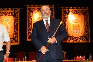 Francisco Torrecillas,  con el bastón de mando en el día de su nombramiento.