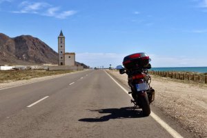 Cabo de Gata, una joya también para los moteros