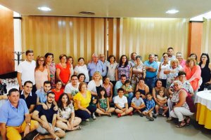 Imagen al completo de la familia Núñez.