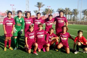 Los campeones del MC posan para la historia del Torneo de Feria.