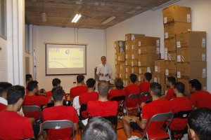Clase magistral de Borbalán al Almería.