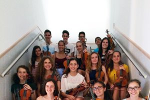 Imagen de los miembros de la Joven Orquesta.