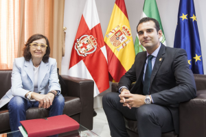 La consejera Rosa Aguilar y el alcalde de Almería, Ramón Fernández-Pacheco.
