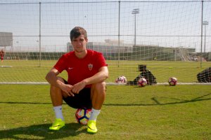 El jugador malagueño se ha ganado un lugar en el Almería.