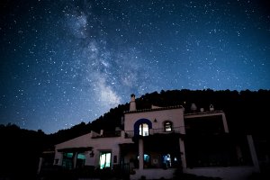 Magnífico cielo sobre la Posada del Candil en Los Filabres