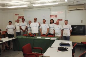 Miembros de la Mesa con la camiseta reivindicativa