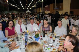 Amparo Fernández, Antonio Bonilla, alcalde de Vícar; Juan Antonio González, presidente de Vicasol; Francisca Martín, José Luis Bosquet, Allianz Segur
