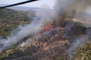 Vista aérea del incendio en Cuevas en 2015