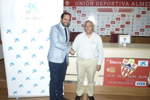 Jesús Vega y Alfonso García en la firma del convenio.