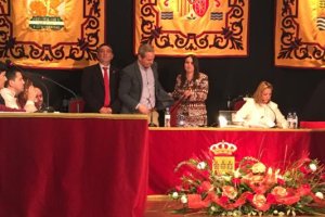 Momento en el que Sonia Cerdán tomaba el cargo de alcaldesa de Albox, el pasado marzo.