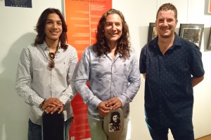 Tomatito junto a José del Tomate y Antonio Luis López en el Museo de la Guitarra
