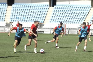 Iván Sánchez se marcha de Fran Pastor.