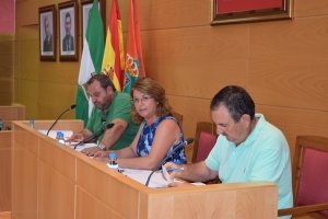 La alcaldesa Lourdes Ramos presidiendo su primera sesión como regidora.