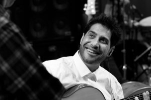 Niño Josele, con su inseparable guitarra en mano, en una imagen de archivo.