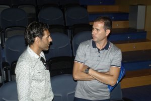 Esteban Navarro sigue en el Almería.