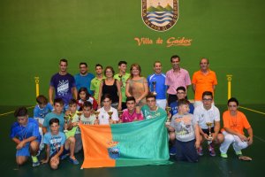 Lourdes Ramos con los campeones.