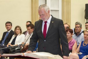 Imagen de Juan Jiménez tomando posesión como diputado provincial