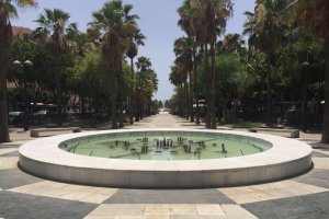 Imagen  de una de las fuentes ubicadas en el Rambla Federico García Lorca.