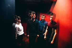 Triángulo de amor bizarro estarán hoy en el Pulpop.